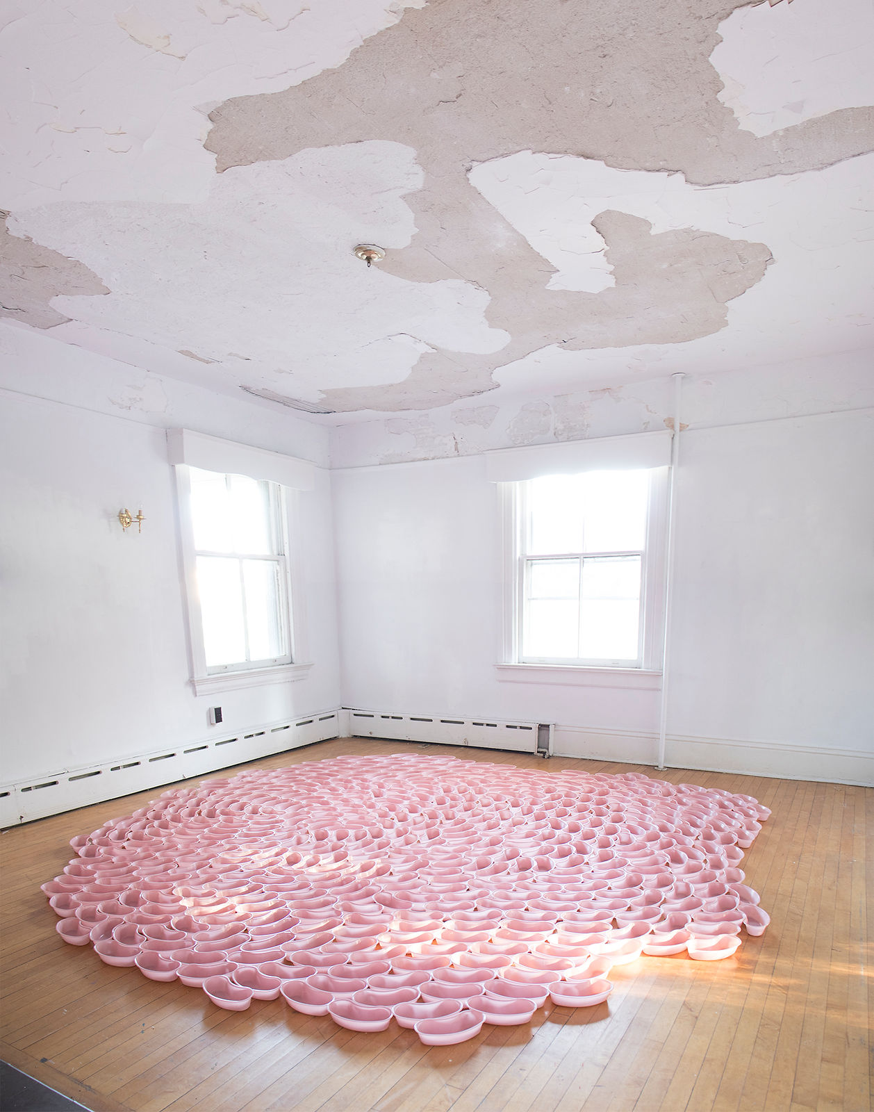 Untitled (400 bedpans)_01.jpg